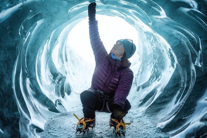 Glacier and Ice Cave Private Photoshoot - 15 Shot Photo Package - Lunch and sunset on Vatnajökull