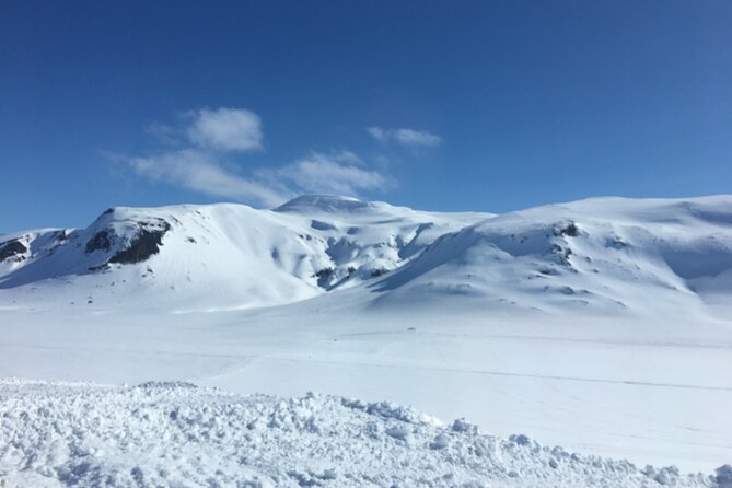 Golden Circle and Glacier Super Jeep Adventure - Guides who make the long day easier