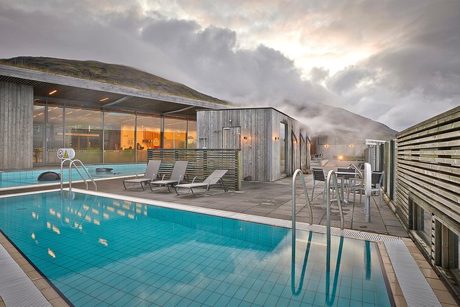 Golden Circle and Laugarvatn Fontana Geothermal Tour from Reykjavik - The Guide and Coach Experience