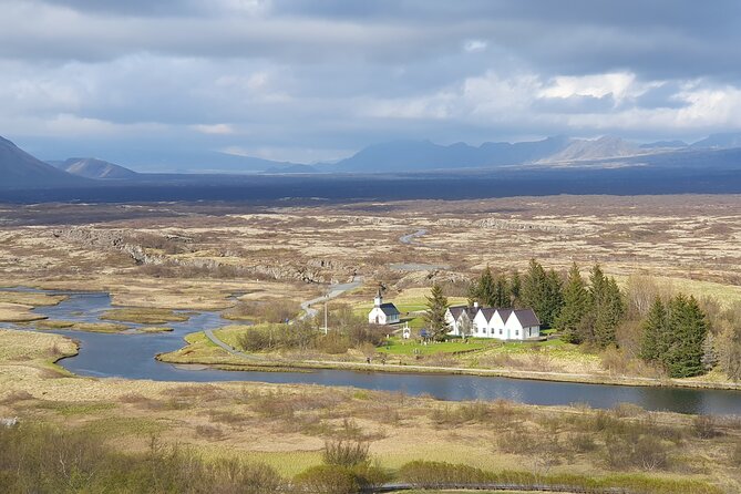 Golden Circle German-speaking small group tour from Reykjavík - Strokkur and the hot springs of Haukadalur