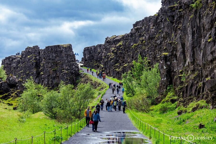 Golden Circle: Geysers, Falls & Tomato Farm with Lunch - Thingvellir National Park and Iceland’s meeting point