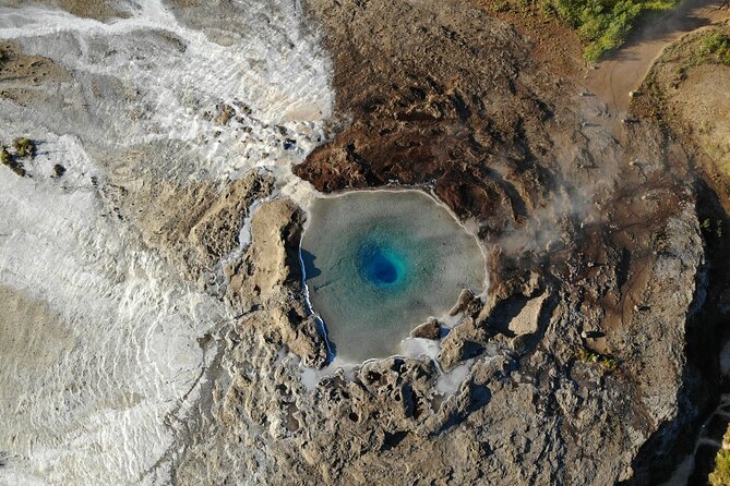 Golden Circle, Glacier & Northern Lights/Midnight sun / guided private tour - Geysir and the hot spring area