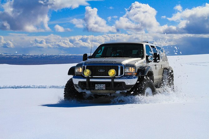 Golden Circle Glacier Super Jeep Tour / guided private tour - Þingvellir at the edge of two continents