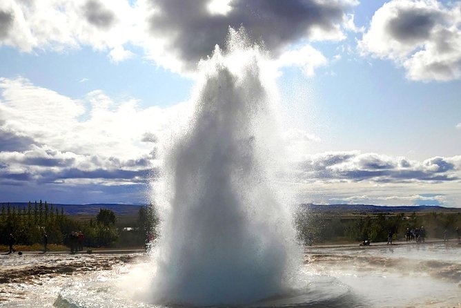 Golden Circle & Secret Lagoon Luxury Private Tour in a new luxury Mercedes Benz - Thingvellir National Park and the making of Iceland