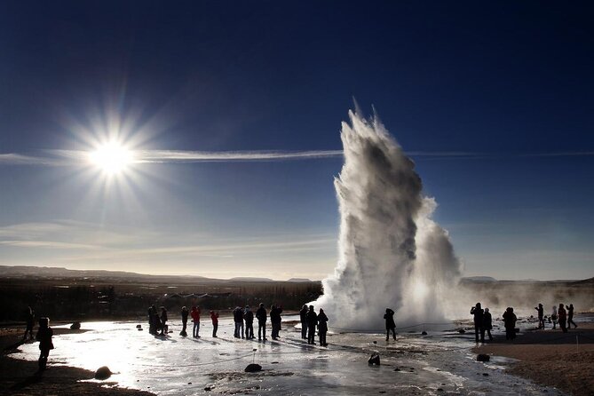 Golden Circle Tales, Tomato Farm & Kerid – Small Group from RVK - Leaving Reykjavik for Þingvellir