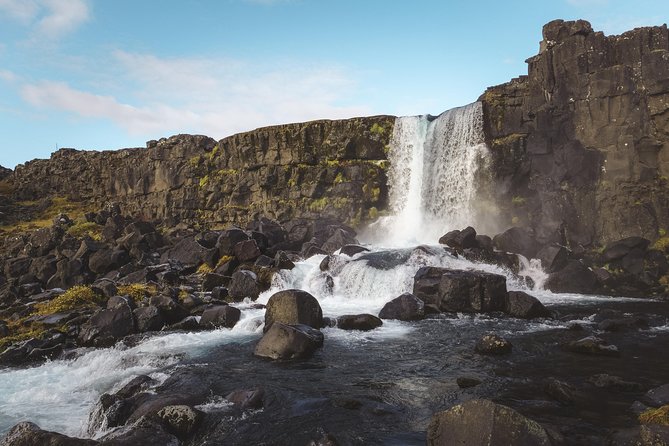 Golden Circle Tales, Tomato Farm & Kerid – Small Group from RVK - Geysir and the five-minute wait for Strokkur