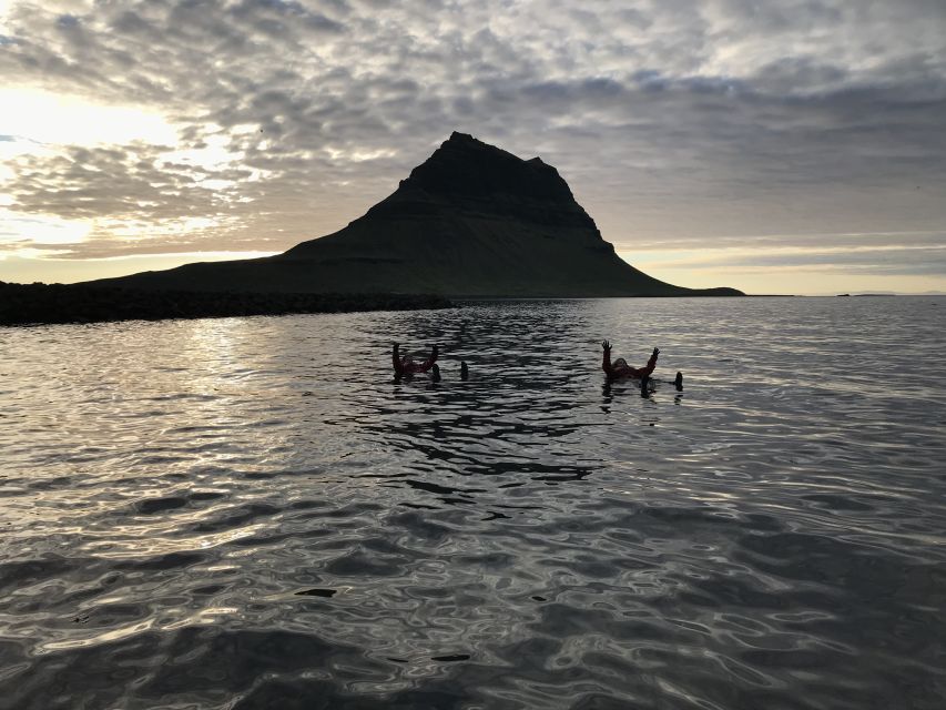 Grundarfjörður: Midnight Sun Kayaking Adventure - A warm drink closes the evening well