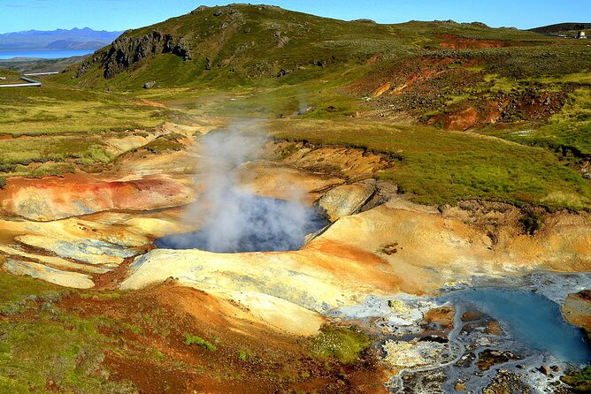 Helicopter tour from Reykjavik: Hengill Area with at site landing - Crossing the Hellisheiði Plateau