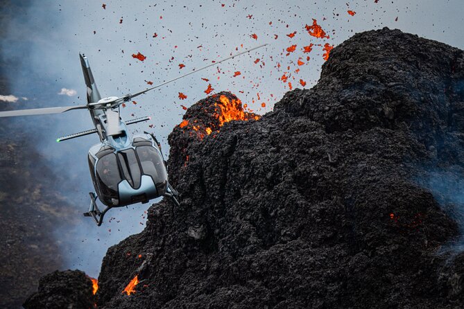 Helicopter Tour Over Iceland’s Reykjanes Volcano Eruption Site - How the small group affects the experience