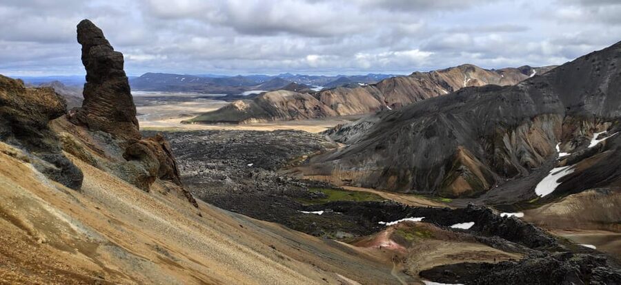 Highlands Hiking: Small Group Landmannalaugar & Hot Springs - Meeting your guide behind the tourist center