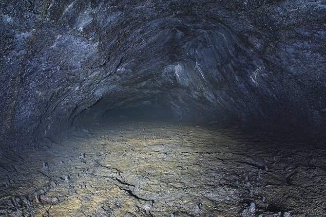 Hot and cold G spots challenge - Four hours among Reykjanes Peninsula caves