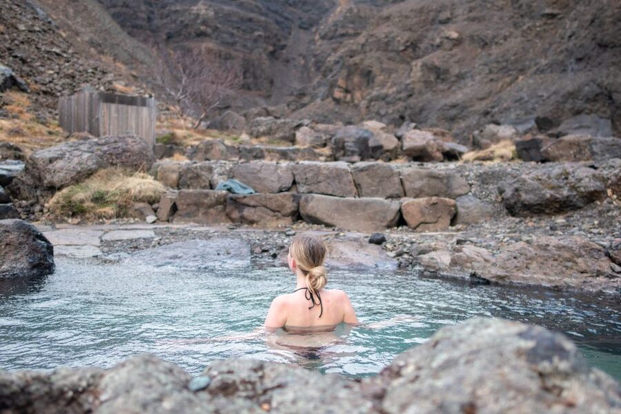 Husafell: Canyon Baths Soak with Short Highlands Hike - Practical timing and group advice