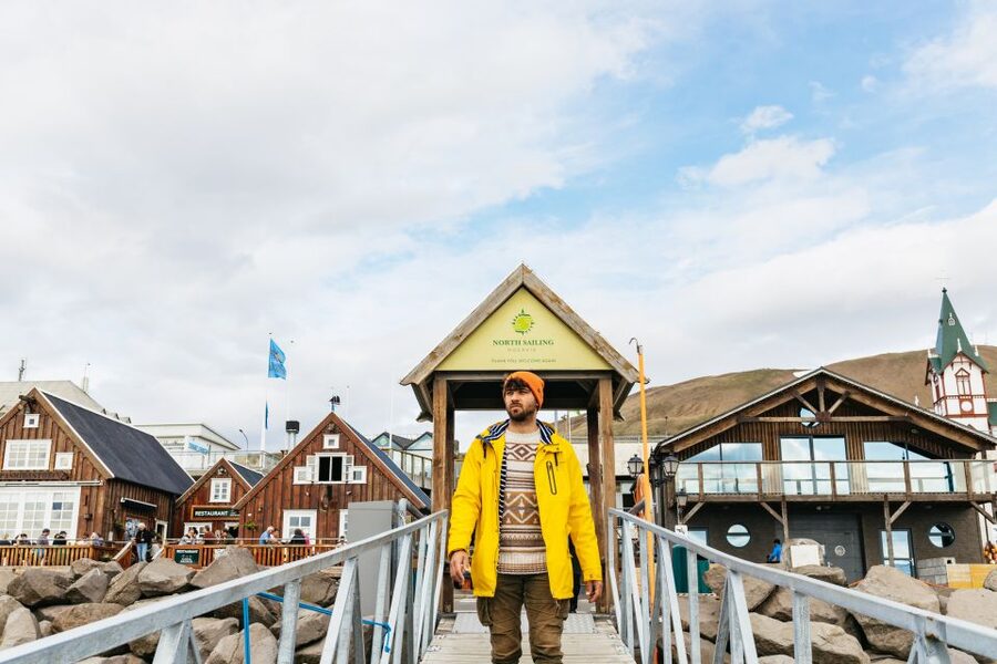 Húsavík: Whale Watching Tour with Guide - Guides who make the waiting worthwhile