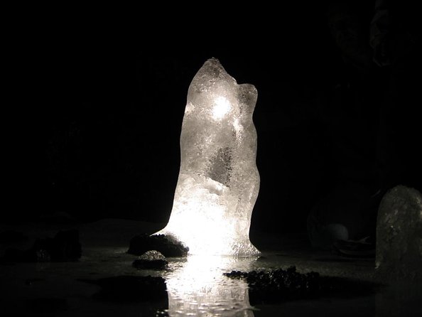 Ice Cave Lofthellir exploration - A permafrost Cave inside a magma tunnel. - Key points to know before booking