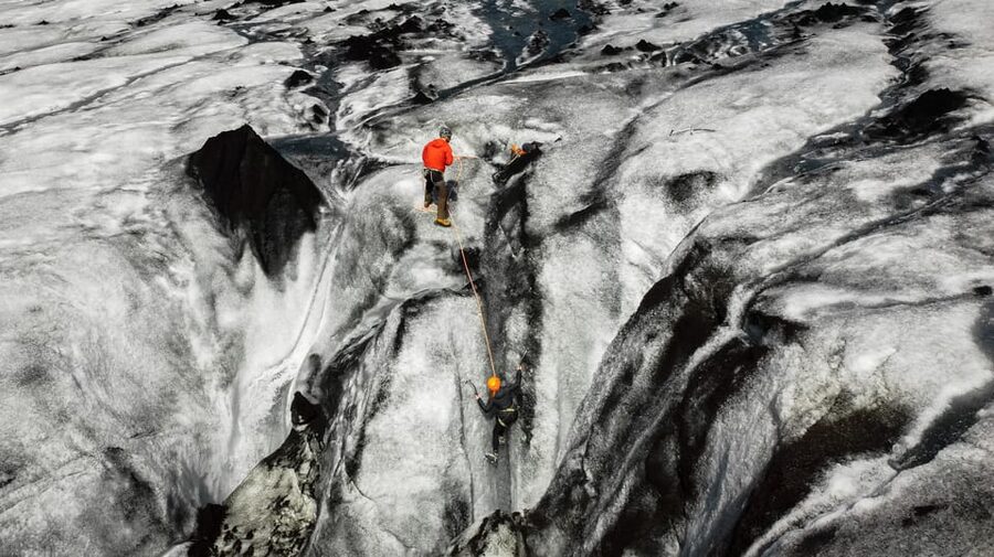 Ice climbing at Sólheimajökull - Key points to know before climbing