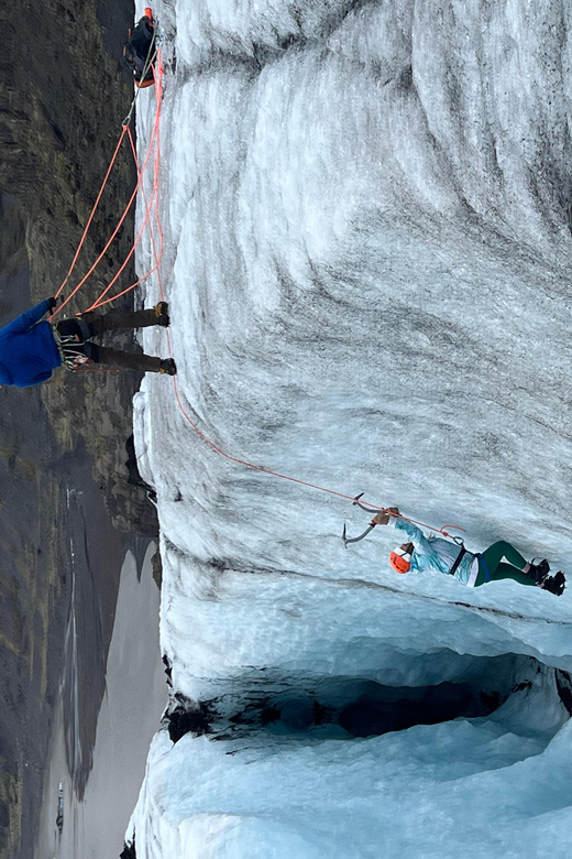 Ice climbing at Sólheimajökull - Starting at the Sólheimajökull parking lot