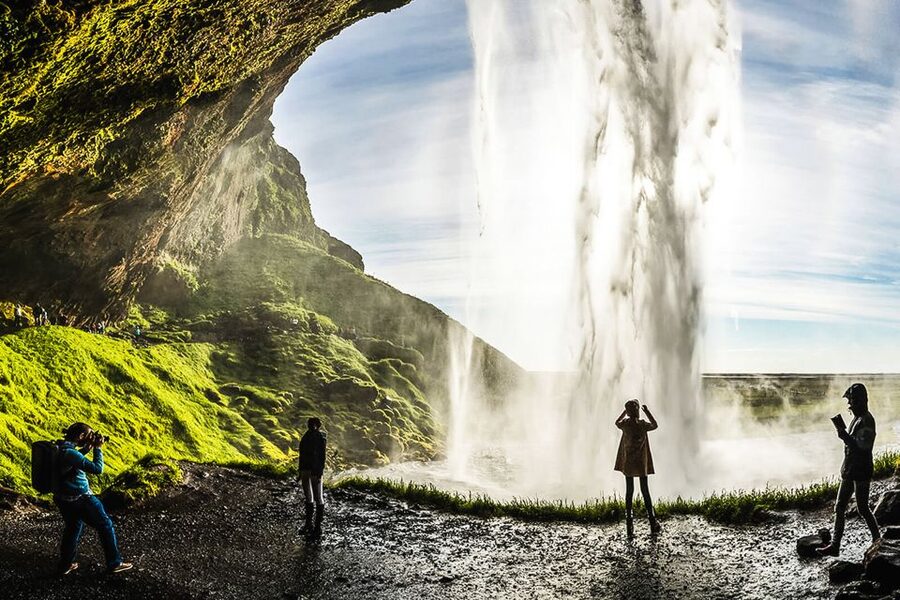 Iceland: Full-Day South Coast, Black Beach & Waterfalls Tour - Vík: Lunch, Shopping, and a Necessary Pause