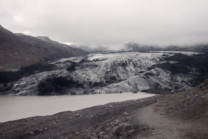 Iceland's south coast G spots - Seljalandsfoss: seeing a waterfall from behind