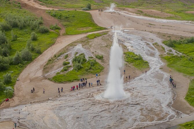 Iceland Stopover 3-Day Tour: Golden Circle, Geysers & Glaciers - Day one in Reykjavík, an easy arrival plan