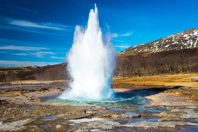 Iceland Stopover 3-Day Tour: Golden Circle, Geysers & Glaciers - What the guide and coach setup add