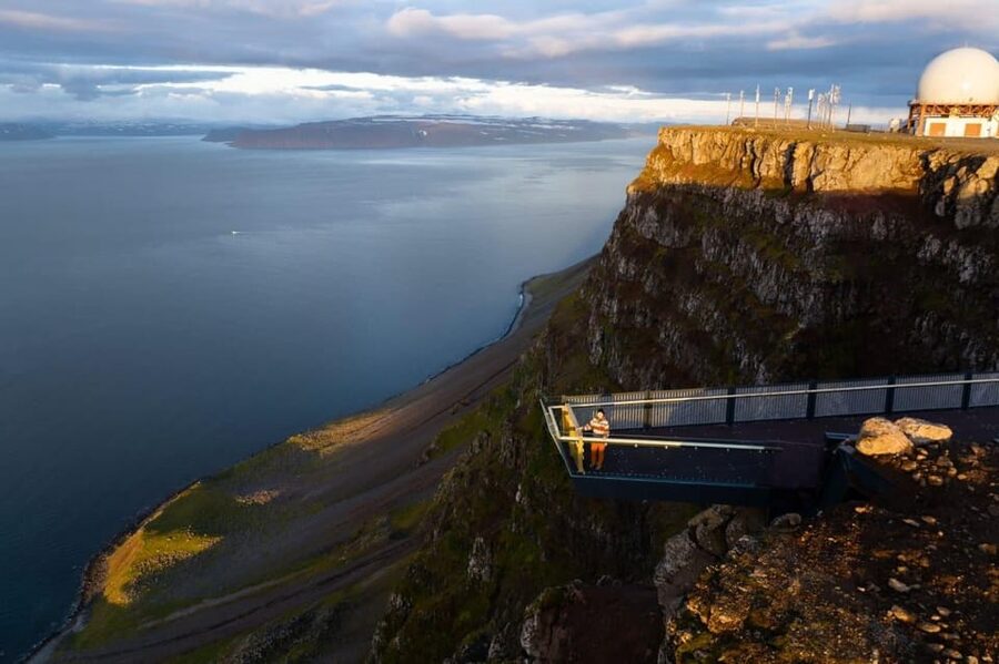 Isafjordur: Bolafjall View Platform Guided Trip by Bus - The guide and the value of a flexible plan