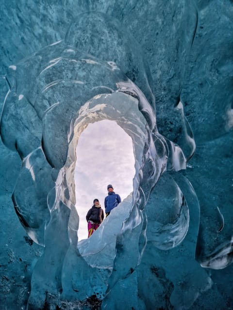 Jökulsárlón: Blue Ice Cave Tour and Glacier Walk - Extra tunnels and changing routes