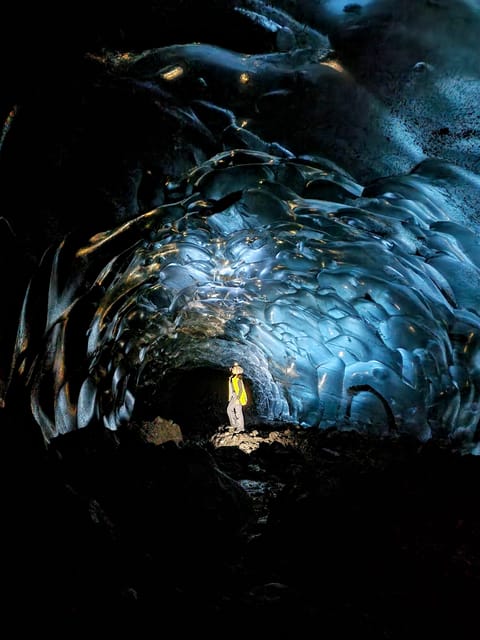 Jökulsárlón: Blue Ice Cave Tour and Glacier Walk - The six-hour time commitment