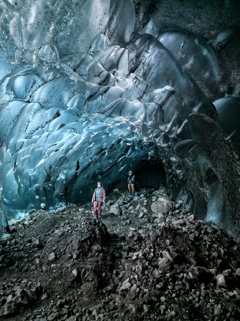 Jökulsárlón: Blue Ice Cave Tour and Glacier Walk - What to wear and carry