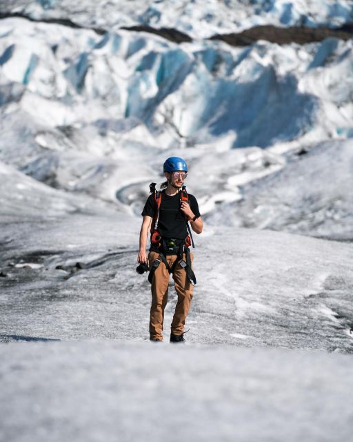 Jökulsárlón: Glacier Hike, Ice Cave, and Photoshoot Package - The rocky walk across the glacial tundra