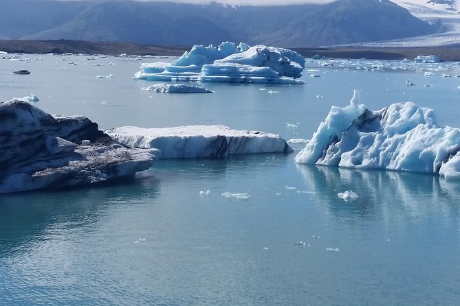 Jökulsárlón Glacier Lagoon, Diamond Beach and secret glaciers (from Djúpivogur) - Jökulsárlón: icebergs in motion