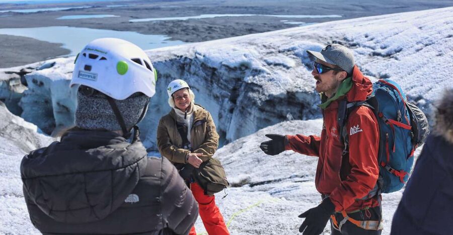 Jökulsárlón: Vatnajökull Glacier Guided Hiking Tour - The 40-minute super-jeep ride