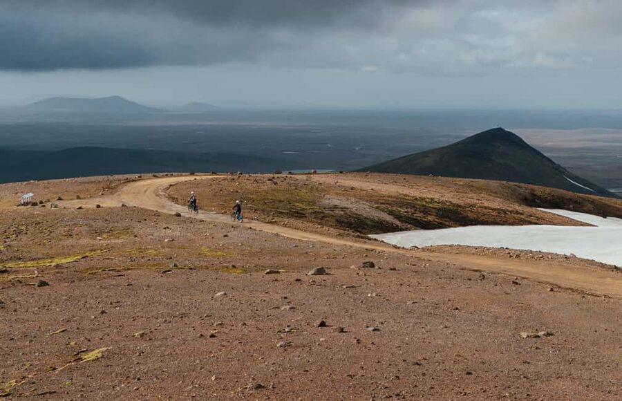 Kerlingarfjöll: Highland Base E-bike Mountain Tour - The first ride: an easy start on an electric mountain bike