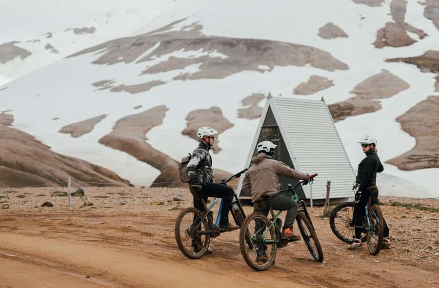 Kerlingarfjöll: Highland Base E-bike Mountain Tour - Meeting at Highland Base Kerlingarfjöll