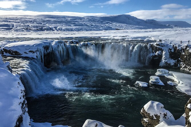 Lake Myvatn and Godafoss Waterfall for Cruise Ships from Husavik - Lake Myvatn brings Iceland’s volcanoes to life