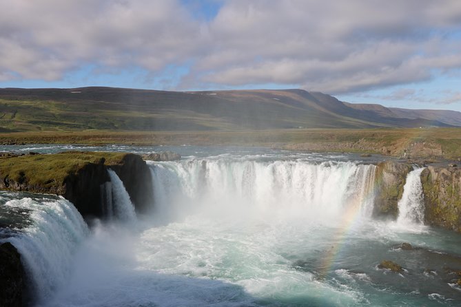 Lake Mývatn and Powerful Dettifoss Day Tour from Akureyri - The small group changes the feel of the day