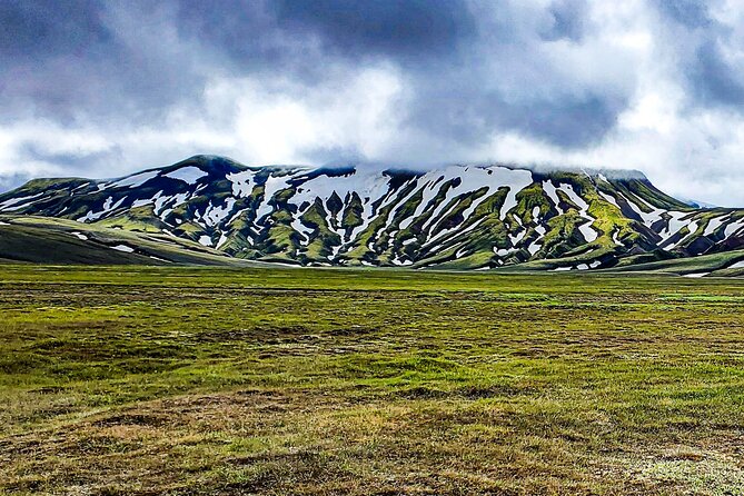 Landmannalaugar, Hekla, Sigoldugljufur 4x4 tour with Hiking - Food, group size, and the pace of the day