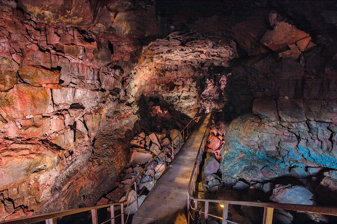 Lava Caving Experience - What makes a lava tube different from an ordinary cave