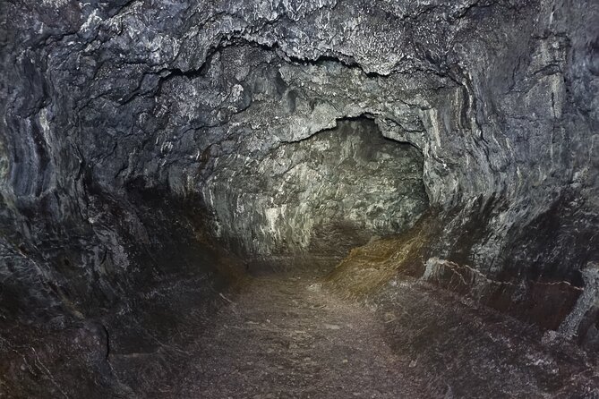 Lava Tunnel & Caving Adventure - What the private format adds