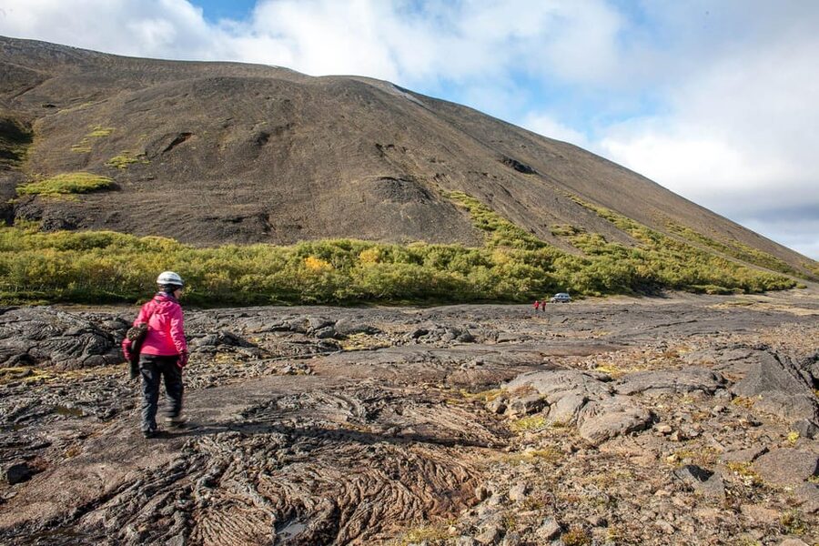 Lofthellir Ice Cave Super Jeep Tour - What makes the guiding valuable