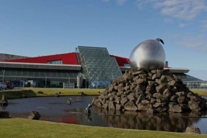 Luxury Private Transfer from Keflavik Airport to Reykjavik - Who Should Book This Transfer