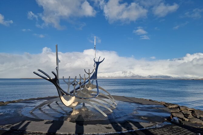 Luxury Private Transfer from Reykjavik to Keflavik Airport - Why a private airport ride can be worth it