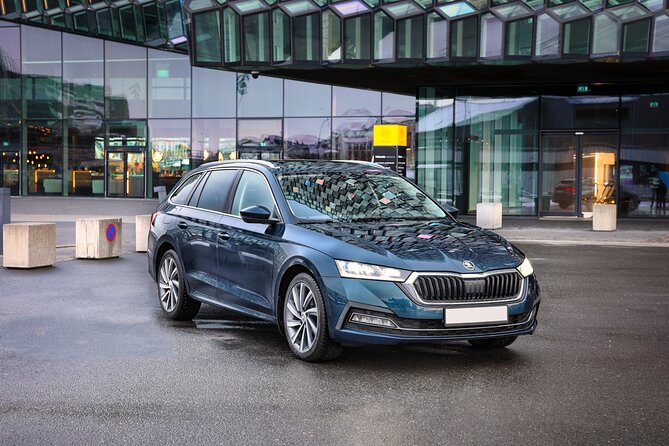 Luxury Private Transfer from Reykjavik to Keflavik Airport - Meeting your driver in Reykjavik