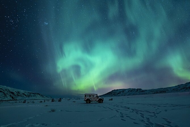 Northern Lights 4x4 Tour with Pastries and Cocoa from Reykjavik - How the aurora search works