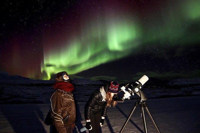 Northern Lights and Stargazing Small-Group Tour with Local Guide - Seeing the northern lights and getting the photos