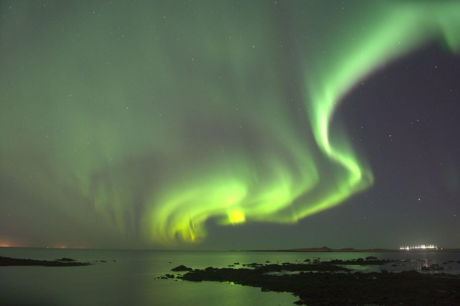 Northern Lights Cruise from Downtown Reykjavik - Choosing between the heated saloon and upper decks