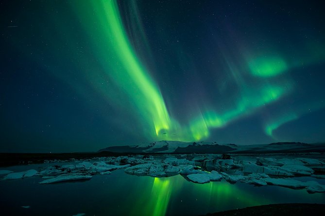 Northern Lights Guided Bus Tour from Reykjavik - Group size and the feel of a mass tour