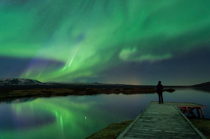 Northern Lights Guided Bus Tour from Reykjavik - Cameras, phones, and seeing color with your eyes