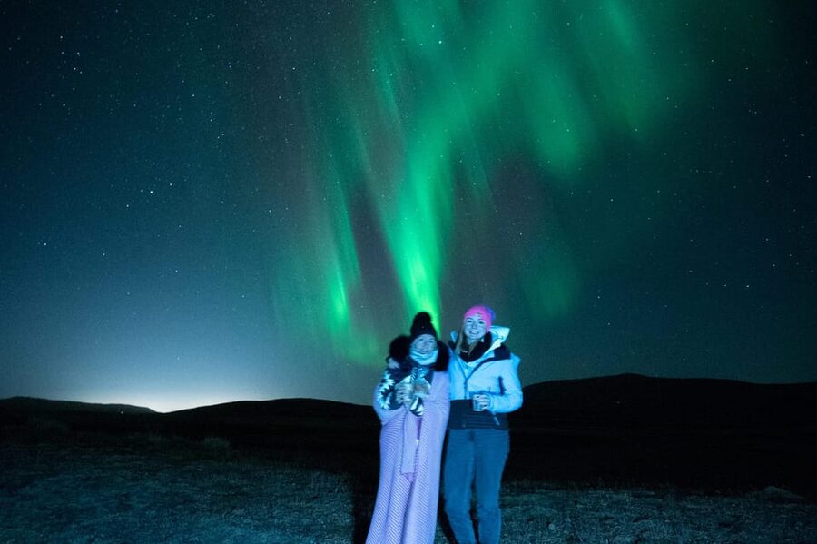Northern Lights in Mini Bus, Photos, Hot Cocoa and Pastries - How the Aurora search works