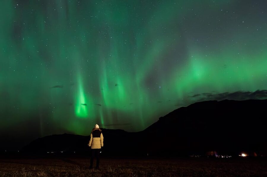 Northern Lights in Mini Bus, Photos, Hot Cocoa and Pastries - Warm cocoa and Icelandic pastries under blankets