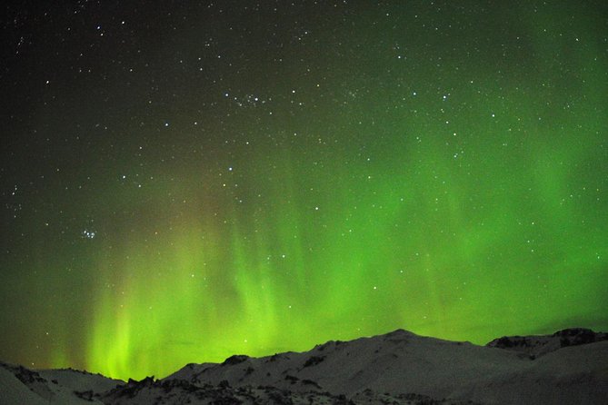 Northern Lights Minibus Tour with Hot Cocoa, Blankets & Photos - What happens at the viewing stop